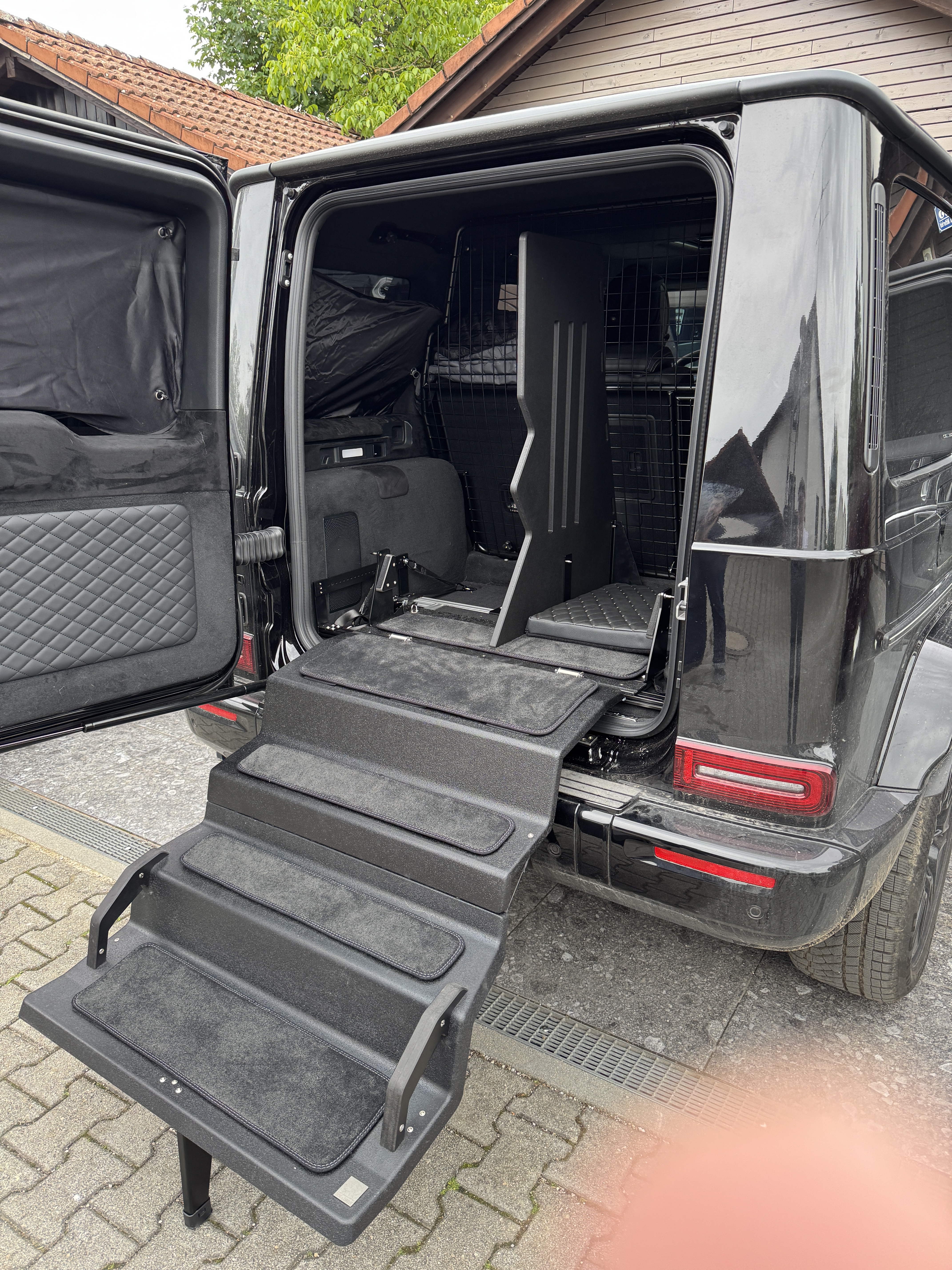 Dog & Drive Kundensystem in einer Mercedes-Benz G-Klasse