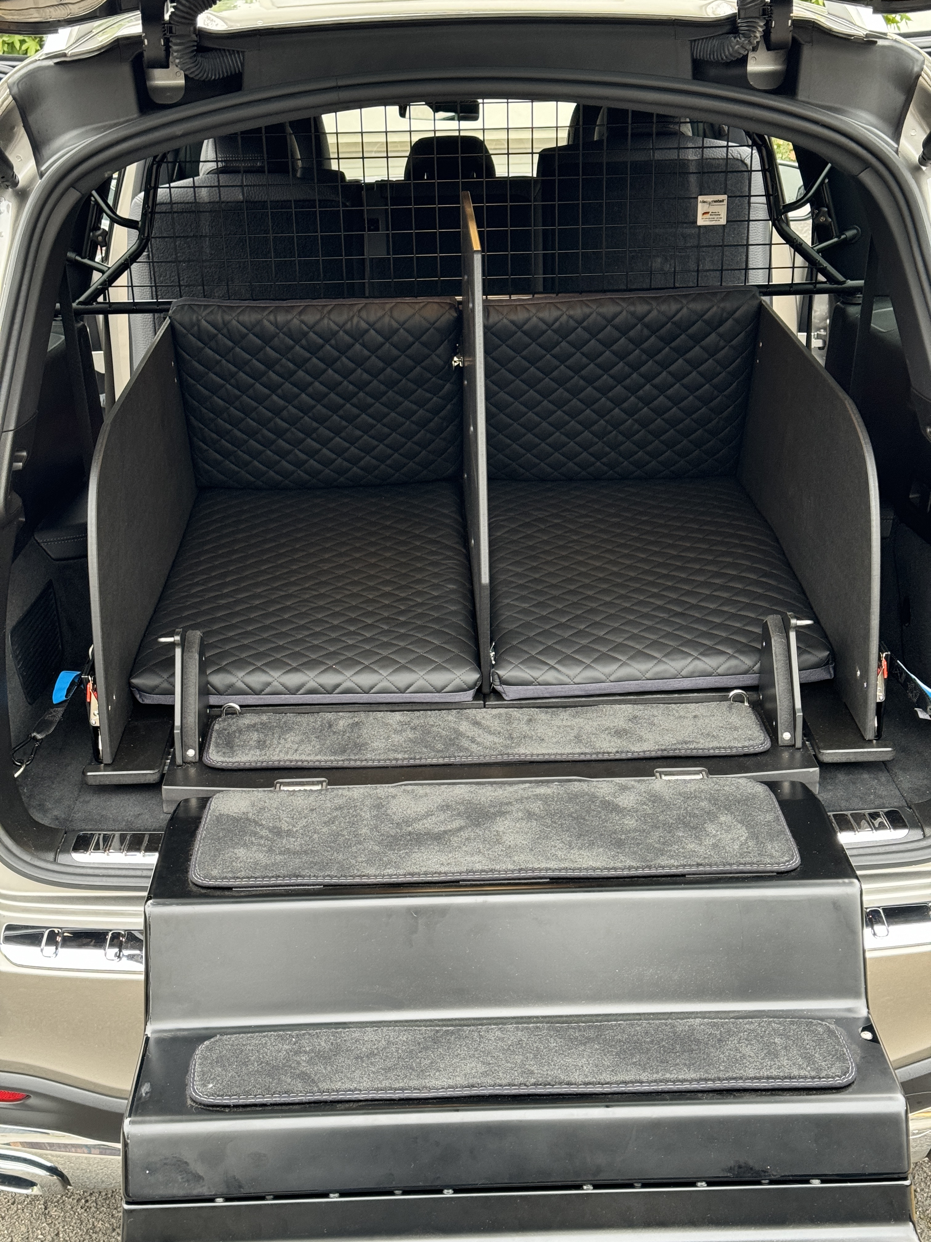 Dog & Drive Kundensystem in einem Mercedes-Benz GLS